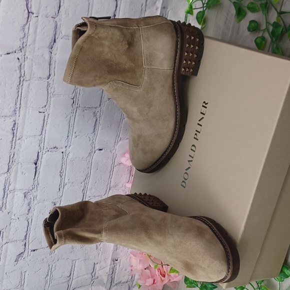 Donald J. Pliner Eryna Suede Stud Boot NIB - Picture 1 of 9
